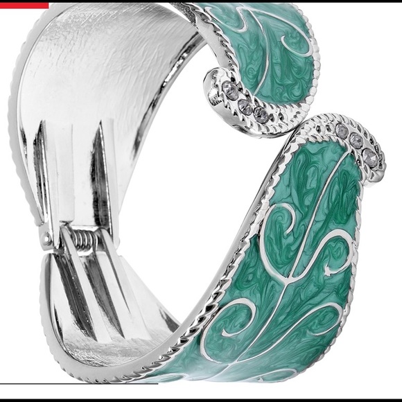 White Austrian Crystal Enameled Bangle Bracelet - Picture 5 of 6